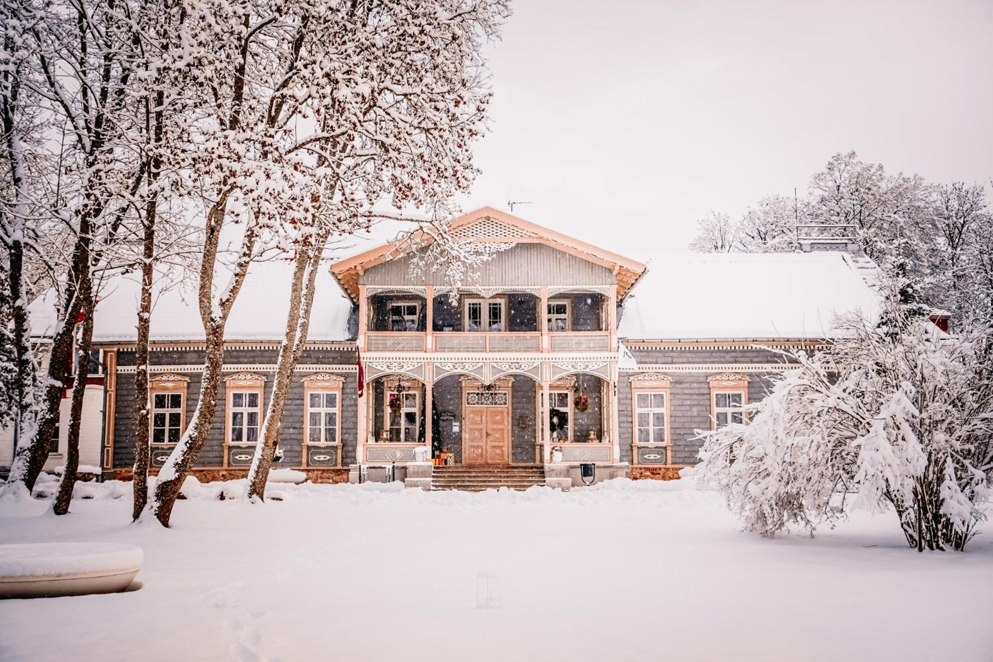 Boutique Hotel Virkas muiža Kuldīga Extérieur photo