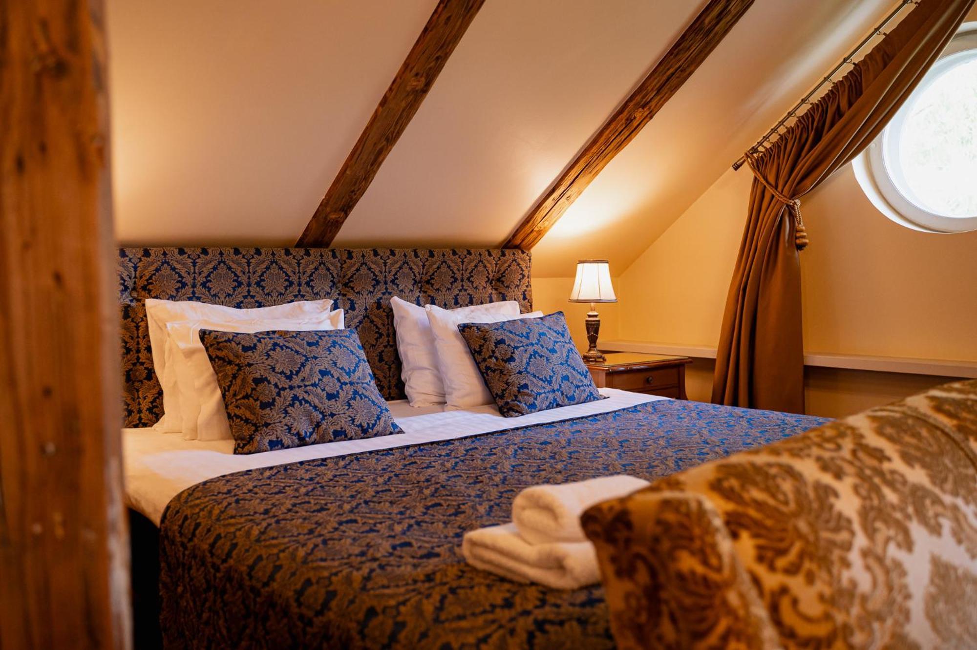 Boutique Hotel Virkas muiža Kuldīga Extérieur photo