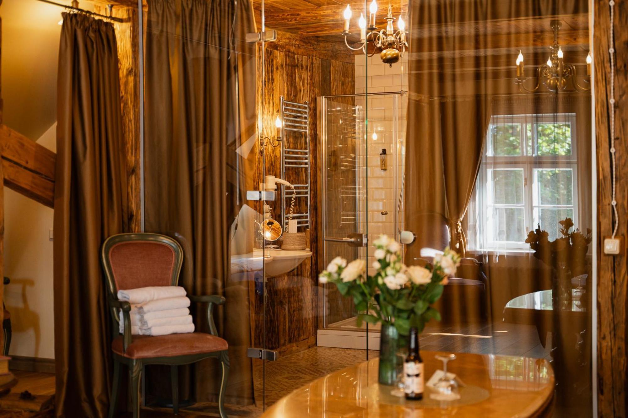 Boutique Hotel Virkas muiža Kuldīga Extérieur photo